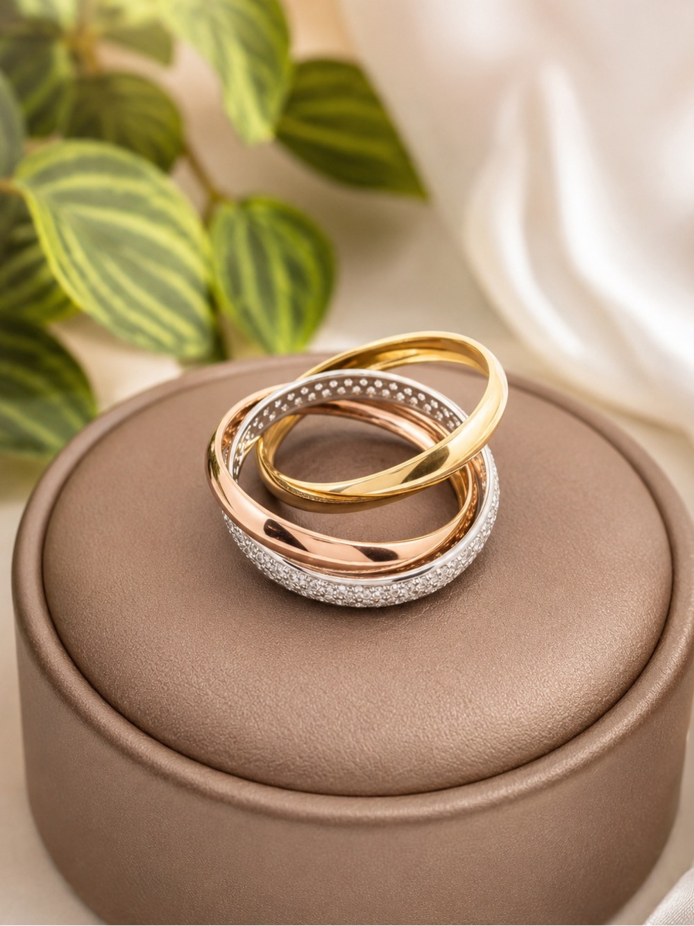 ✨18k Three Rolling Ring 3 Tones 0.98ct Diamonds ✨